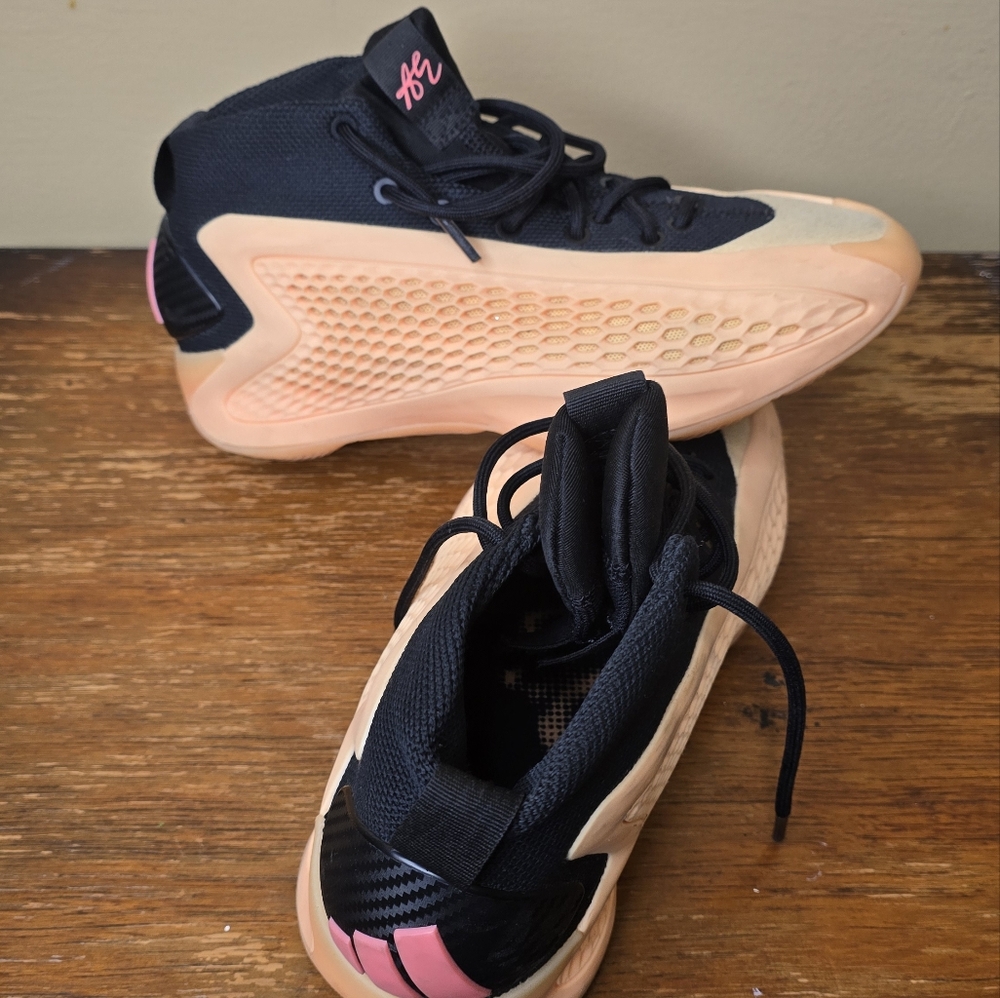 adidas Anthony Edwards 1Big Kids size 5